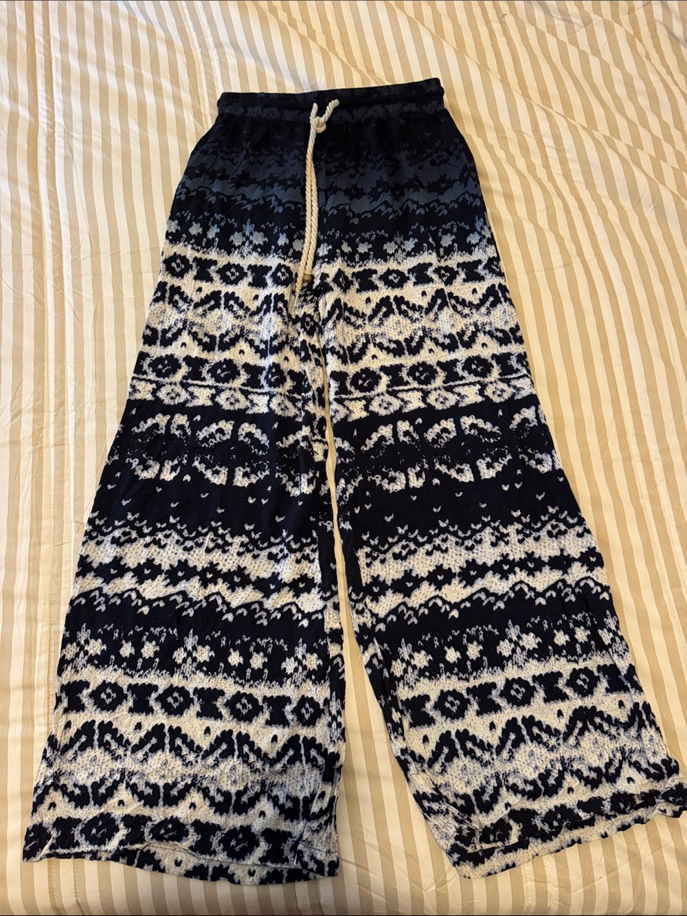 Miss Me Navy & White Wide-Leg Knit Pants